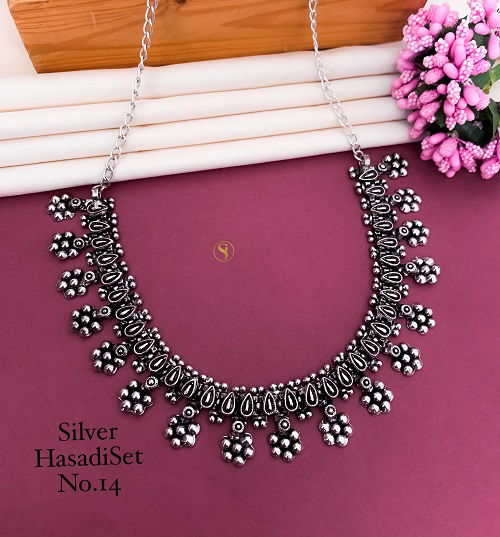 2 Navaratri Special Oxodize Silver Hasadi Set Wholesale Price In Surat
